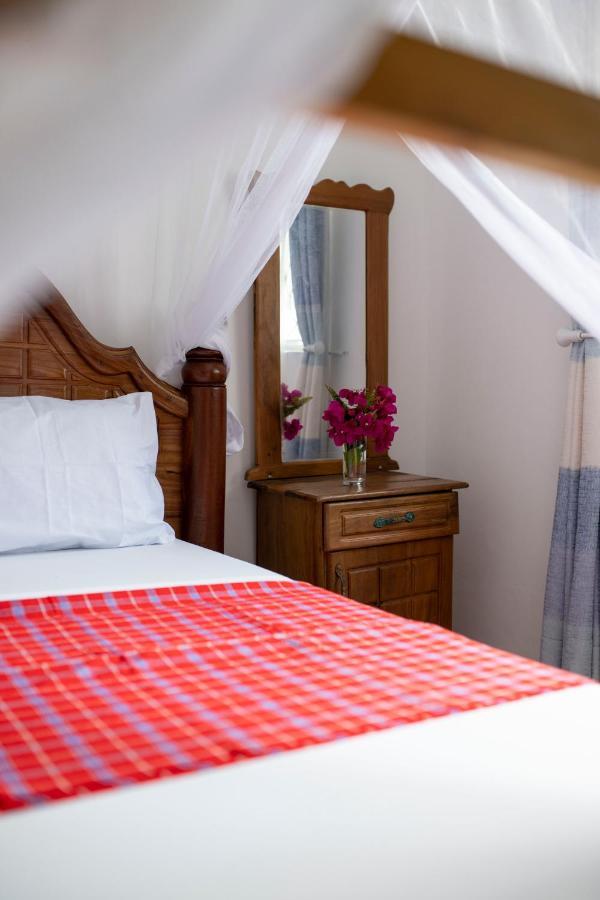Uroa Beach Lodge Zewnętrze zdjęcie