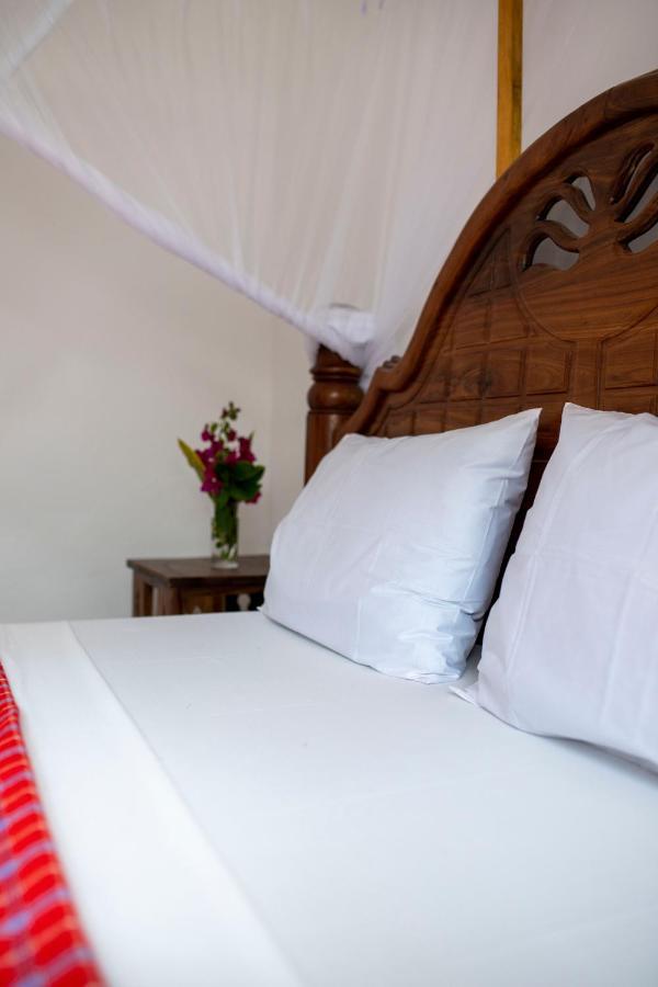 Uroa Beach Lodge Zewnętrze zdjęcie